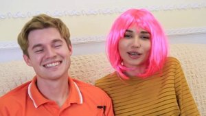 КАК  ЦЕЛОВАТЬСЯ 12 ЛЕТ