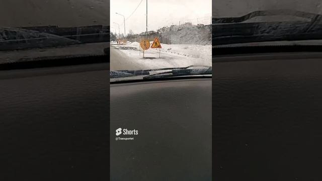 Прорвало трубу по землей ждут аварийную машину #Shorts