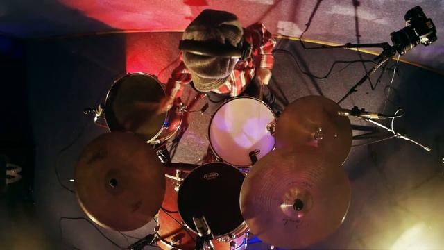 My father's son, Joe Cocker. На ударнике Мирон, 8 лет. смотреть онлайн