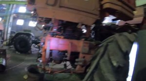 Желтый ждёт снега. Начинаю ремонт красного (К-701М), варим раму.