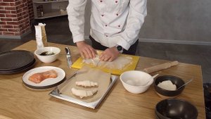 круассаны с лососем и сыром