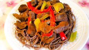 ГОВЯДИНА по-японски с гречневой лапшой