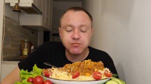 МУКБАНГ. ОБЖОР. СПАГЕТТИ, ПАСТА С СОУСОМ БОЛОНЬЕЗЕ. ФАРШ. АСМР. MUKBANG, PASTA BOLOGNESE. ASMR.