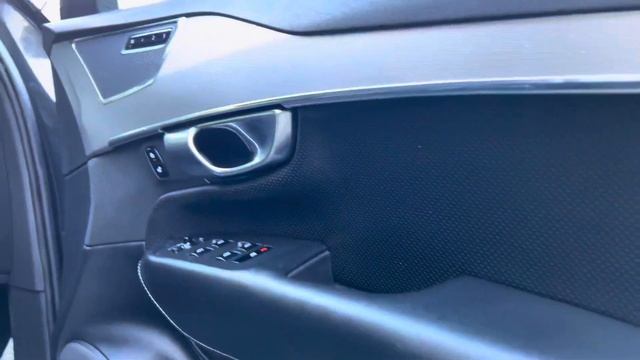 VOLVO XC90 2.0 D5 POWERPULSE R-DESIGN AWD смотреть онлайн