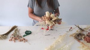 How to Make a Simple Dried Flower Bouquet