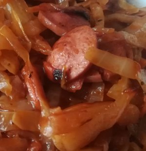 Тушёная капуста с сосисками