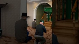 КРАСИВЫЙ АЗАН И МОЛИТВА В МЕЧЕТИ 🕌