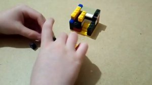 Мини конфетница из лего||Автомат продающий конфеты скитлс