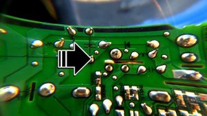Ремонт, выключается. Музкомплекс SAMSUNG MM-E330D. Входит в защиту. Как самому найти неисправность.