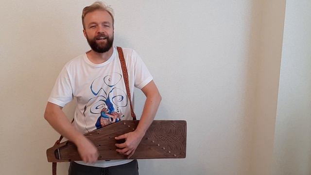 Алесь Чумаков (гусли) - Есть только миг (Зацепин/Дербенёв) смотреть онлайн