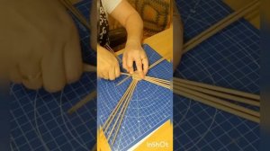 круглая корзина: 1 часть(плетение из бумажной лозы)