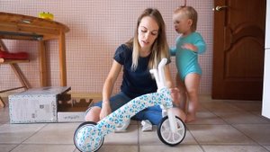 Что такое беговел? Первый беговел-велобег для самых маленьких Chillafish Bunzi