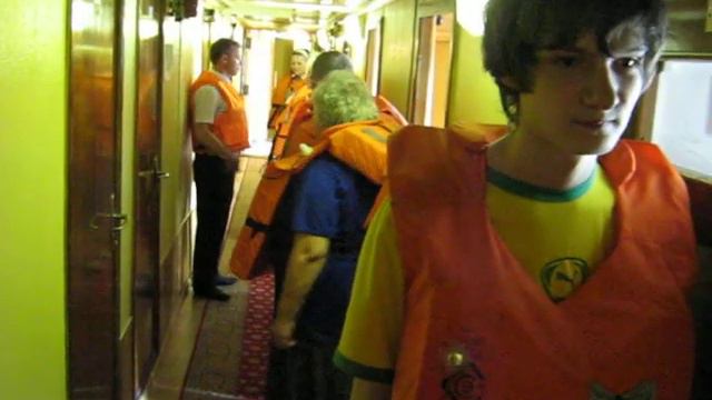 Учебная тревога на теплоходе "И. А. Крылов" смотреть онлайн