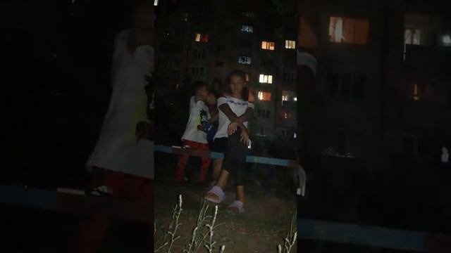 угадай кто бьет челледж