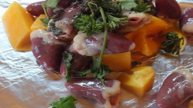 Куриные сердечки запеченные с тыквой