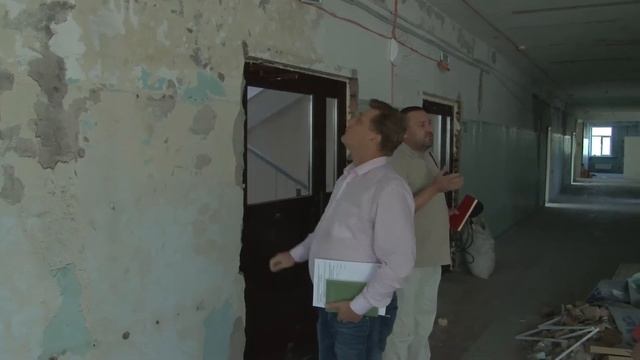 Окончательный этап ремонта в 6 школе Саяногорска немного задерживается смотреть онлайн