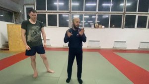 Как победить высокого противника? Разбираем варианты ведения поединка.