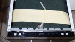Не складывайте мокрую посуду над посудомойкой. . Посудомойка Gorenje Hansa Midea не включается.
