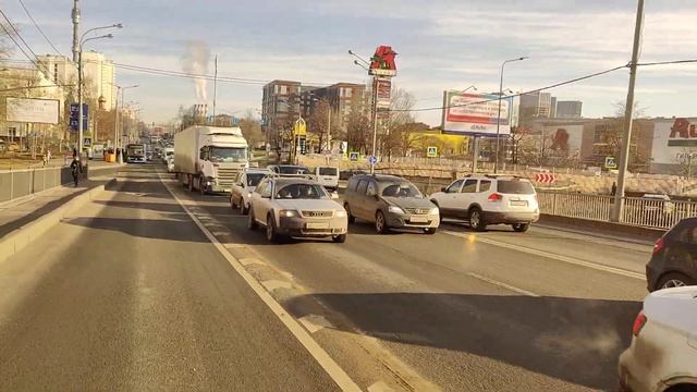 Москва.СВАО.Марьина Роща.Шереметьевская улица. Утренний трафик.