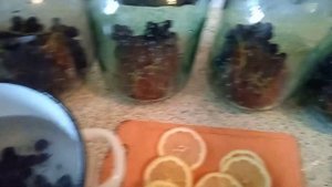 Рецепт компота из винограда с кисточкой и лимоном на зиму.