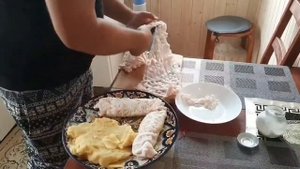 Картошка в бараньей жировой сетке на углях