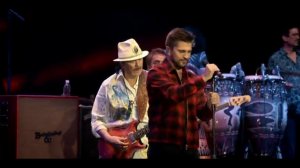 Santana--La Flaca (feat. Juanes)-HQ !!