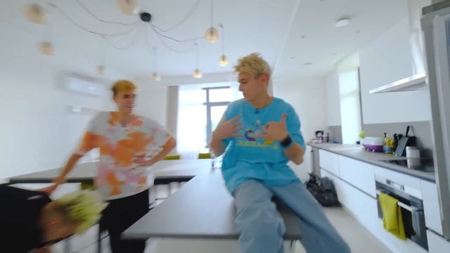 Стали НЯНЯМИ у ОБЕЗЬЯНЫ НА 24 ЧАСА !