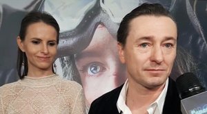 Безруков пришёл на кинопремьеру с женой и рассказал о своей скромности