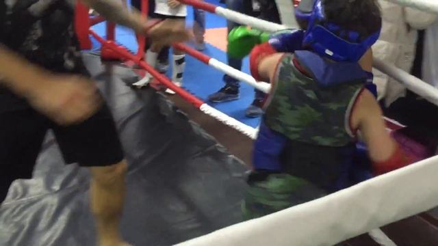 Саша Леонов тайский бокс Varaxa team смотреть онлайн