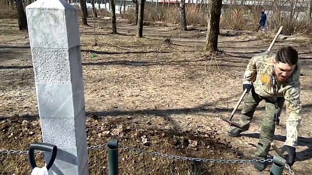 Субботник на "Аллее Пограничников" в Казани (Комарова 3) 21.04.2018-2 смотреть онлайн