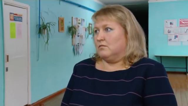 23 11 18 Дети в одной из деревень Удмуртии вынуждены идти несколько километров пешком до школы смотреть онлайн