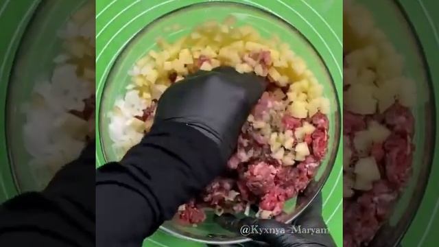 Манты в подливе смотреть онлайн