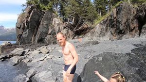 Поездка в Живописный городок Уиттиер Аляска США Купаемся в Тихом Океане / Trip to Whittier Alaska U