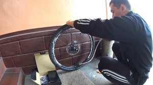 Накачка безкамерных велосипедных колёс