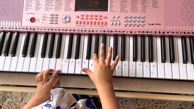 Играю на синтезаторе… смотреть онлайн