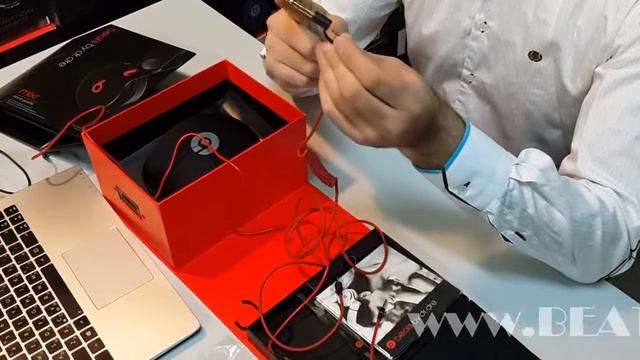 Видео обзор наушника Mixr смотреть онлайн