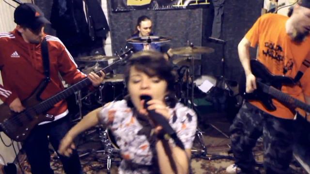 Color Walls Heart Sharped Box Nirvana cover смотреть онлайн