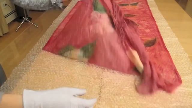 Бесплатный видеоурок по валянию шарфа с кистями. Валяние легкого шарфа из шерсти и шелка. Анонс смотреть онлайн