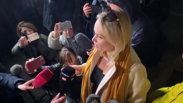 Марина Овсянникова дала первый комментарий после выхода из зала суда смотреть онлайн