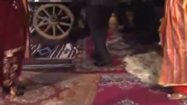 Up to the ceiling, down to the floor, left to the window, right to the door смотреть онлайн