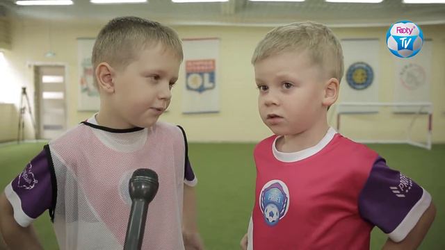 Богдан и бригада. Флеш-интервью. Парк Победы. PROFI. FootyBall смотреть онлайн