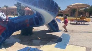 Кира играет в детском аквапарке. Египет 2021. Отель Albatros jungle aquapark.