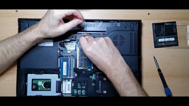 Добавляем оперативную память на Acer Aspire V3-772G смотреть онлайн