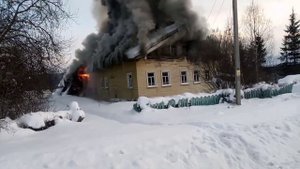 Пожар в деревне. Сгорел жилой дом.