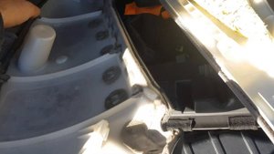 Как разбирать полку заднию бмв ф10