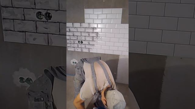 Фартук из плитки на кухне своими руками. Все этапы. смотреть онлайн