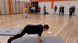 Силовое упражнение с гантелями  [Весёлые старты] 7 А