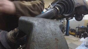 Замена подшипника правого привода Фольксваген Шаран