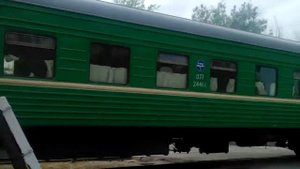 2ТЭ10В-3522 с пассажирским поездом ст.Бишкек