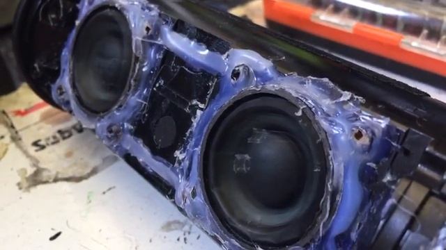 JBL FLIP 4 POPPING CUSTOM WOOFER HARD BASS TEST!!